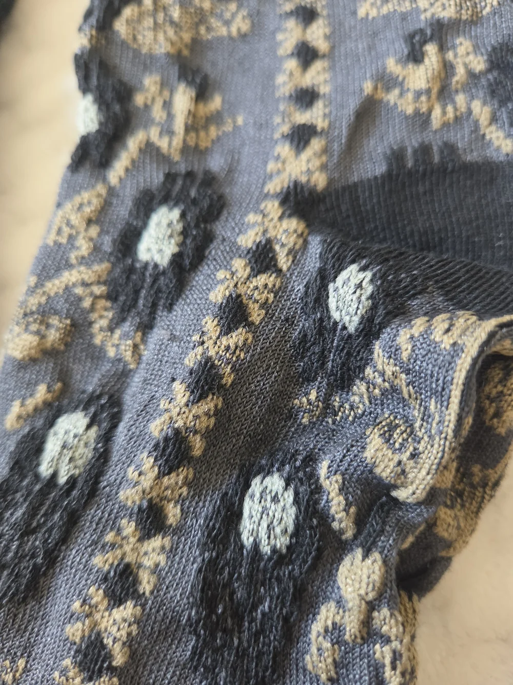 WOW 4 Pack of Embroidered Floral Crew Socks - Brown & Gray